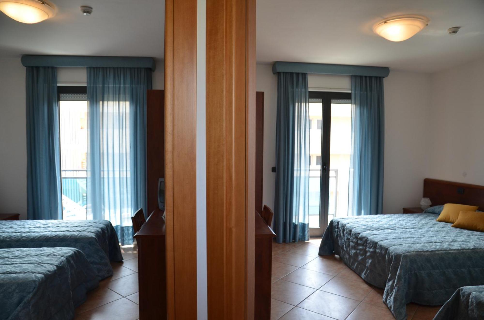 Olimpia Hotel & Aparthotel Bibione Exterior photo